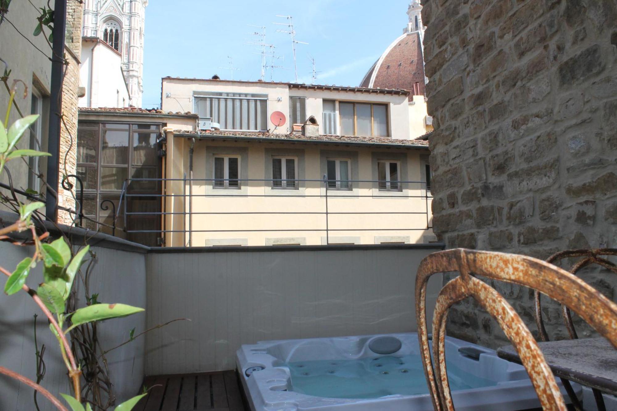 Donati Luxury Tower Suites Florencia Exterior foto